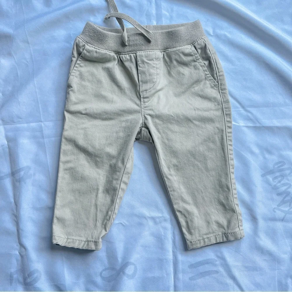 Baby Gap Pull on Khakis in Size 6-12 Months